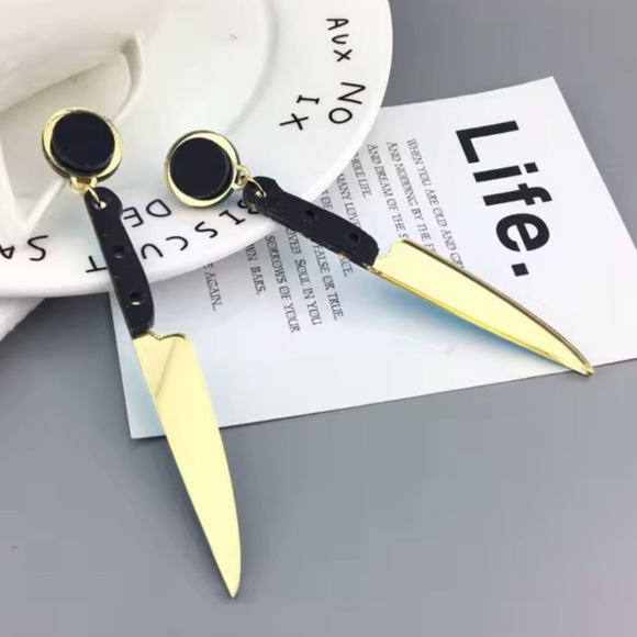 Spooky Gold Black Knife Earrings Creepy Goth Halloween Cosplay Statement Jewelry - Picture 6 of 10